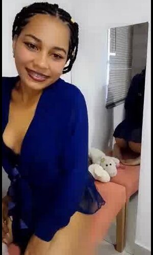 (12) cleopatra _ Tango Live 2022-06-01 19_17